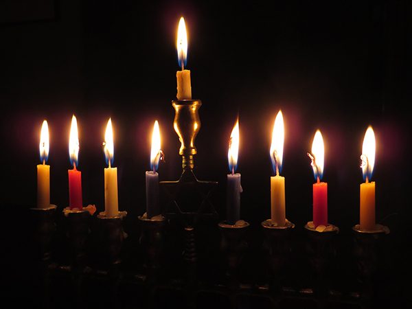 menorah-pixabay-max600x600