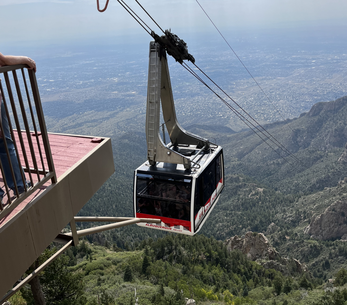 Over 200 stranded overnight on top of Sandia Peak Tramway