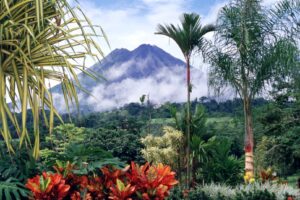 CostaRica_ArenalVolcano_CreditArturoSotillo_flickr_CC BY-SA 2.0--