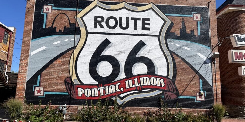 IL_Pontiac-Route66Mural_CreditGeneGray–