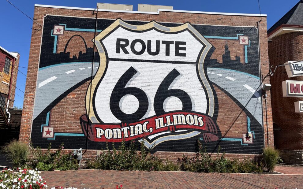 IL_Pontiac-Route66Mural_CreditGeneGray–