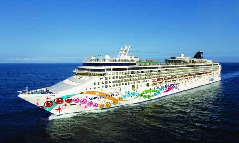 ncl_Pearl_Aerial_at_Sea_2.psd